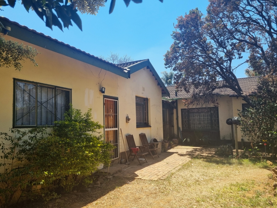 Commercial Property for Sale in Waterval East North West